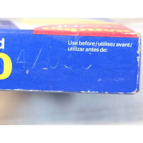 2 - Polaroid 500 Color instant film 10 exposures 4.4 x 2.5 In Box Exp 04/03 - Picture 3 of 7